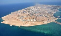 محرومیت مردم قطب صادرات نفت کشور از گاز/ پتروشیمی خارگ مشارکت کند