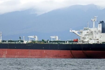 بادکردن ۸۰۰ هزار بشکه نفت توقیف‌شده ایران روی دست آمریکا