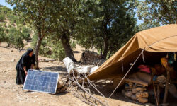 ۴۴۰ دستگاه پنل خورشیدی در بین عشایر استان بوشهر توزیع شد