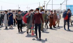 روزی ۱۰ هزار افغانستانی وارد ایران می‌شوند/ چطور ۲۴ ساعته جای خواب و ۴۸ ساعته کار پیدا می‌کنند؟/ سکونت یک پنجم جمعیت افغانستان در کشور ما