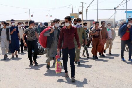 روزی ۱۰ هزار افغانستانی وارد ایران می‌شوند/ چطور ۲۴ ساعته جای خواب و ۴۸ ساعته کار پیدا می‌کنند؟/ سکونت یک پنجم جمعیت افغانستان در کشور ما