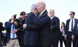 رسانه اسرائیلی: آمریکا نبود، اسرائیل با سنگ و چوب می‌جنگید