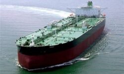 ایران ارسال محموله های نفتی به چین را متوقف کرد