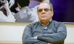 درخواست عباس عبدی از رهبر انقلاب برای حذف مجازات شلاق