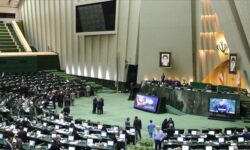 واکنش تند عضو جبهه پایداری به دریافت ۱۴۰ سکه از سوی یک نماینده مجلس برای متنفی کردن تحقیقوتفحص و استیضاح وزرا