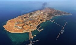 نقش «خارگ» در پیروزی انقلاب/ از بستن شیرهای نفت تا قطع صادرات