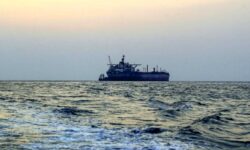 حمله موشکی ارتش یمن در دریای سرخ و خلیج عدن