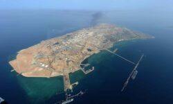 استفاده از شناور و بالگرد برای اخذ رای در بوشهر