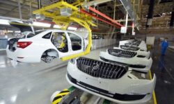 خودرو رسما توسط دولت گران می شود/ افزایش قیمت از خودروهای مونتاژی شروع شد