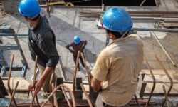 اوضاع کارگران خوب نیست، وزیر کار استیضاح شود