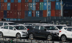 وعده ۲۰۰ هزار خودرو وارداتی به ۱۰ هزار تقلیل یافت