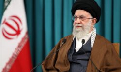 رهبر انقلاب: همه برای سلامت رئیسجمهور و همراهان ایشان دعا کنند