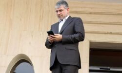 اعتراض عبدی به رئیسی: نمیشود سلطان سکه را در مدت کوتاه اعدام کنید اما نوبت به وزیرتان که رسید همه چیز غیرشفاف شود