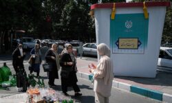 گزارش لحظه به لحظه از مرحله دوم انتخابات ۱۴۰۳ ؛ رهبر انقلاب رأی دادند | حضور چهره ها وشخصیت های سیاسی | ببینید