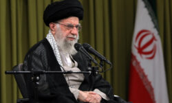 رهبر انقلاب: کسانیکه دور اول رأی ندادند مخالف نظام نیستند