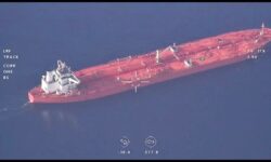 سپاه یک شناور خارجی را در آبهای بوشهر توقیف کرد + عکس