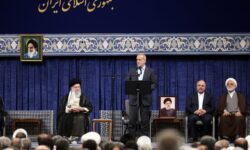 پزشکیان: تعامل حاکمیت و جامعه به پیشرفت و توسعه کشور می‌انجامد | به مردم و رهبری تعهد می‌کنم که…