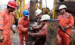 آغاز حفاری ۳۵ حلقه چاه میدان پارس جنوبی