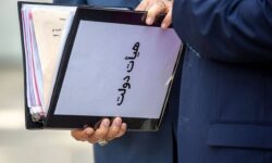 مخالفت تلویحی جبهه اصلاحات با کابینه پیشنهادی پزشکیان / آذر منصوری: به رئیس جمهور گفته بودیم که در مرحله اول شکل‌گیری هیأت دولت، نگذارید روند‌های ناصواب موجب ناامیدی مردم از انتخاب خود شود