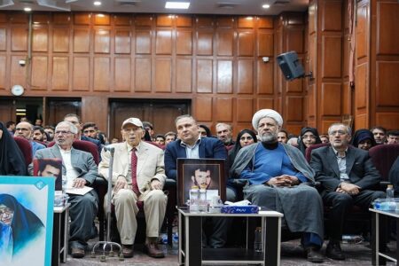 نوه دکتر مصدق در دادگاه رسیدگی به پرونده کودتای ۲۸ مرداد | تصاویر