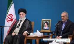 رهبرانقلاب: حل گرانی و تورم جزو اولویت‌های فوری است | حتماً به میان مردم و به سفرهای استانی بروید | رئیس جمهور برای انتخاب وزیران با من مشورت کردند