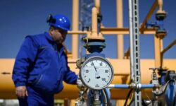 عارف: زمستان ناترازی گاز خواهیم داشت