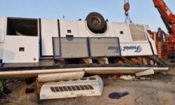 اجساد فوتی‌های واژگونی اتوبوس، احراز هویت نشده اند