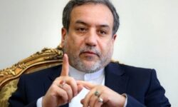 عراقچی: در وضعیت هشدار به سر می‌بریم / همه به خطر بروز یک جنگ تمام عیار در منطقه معترف هستند / هر لحظه هر احتمالی ممکن است