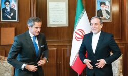 اتمام حجت هسته‌ای تهران |  تهران توقف غنی سازی ۶۰ درصد را تأیید نکرده است |  هشدار به تروئیکا