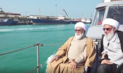 بازدید تولیت آستان قدس رضوی از توانمندی‌های نیروی دریایی ارتش در بوشهر