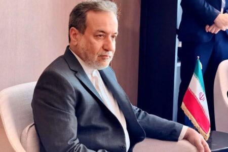 عراقچی: آماده‌ایم وارد مذاکرات شرافتمندانه بر اساس احترام و منافع متقابل شویم / همچنان منتظر تصمیم طرف‌هایی هستیم که با آنها وارد مذاکره شده‌ایم