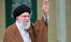 تجلیل رهبر انقلاب از سخنان صریح و راهگشای رئیس جمهور | حرکت ملت ایران در ۲۲بهمن یک کار بهنگام بود