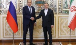 ادعای روزنامه کویتی: لاوروف به ایران پیشنهاد داده بجای مذاکره با اروپا، ترامپ و پزشکیان با یکدیگر دیدار کنند