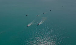 برگزاری رژه باشکوه شناور‌ها در ساحل بوشهر