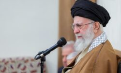 نخستین واکنش رهبر انقلاب به مذاکره با آمریکا در عمان