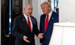 ترامپ خطاب به نتانیاهو: به احتمال رسیدن به یک توافق هستهای با ایران باور دارم؛ به همین دلیل با اقدام نظامی مخالف هستم