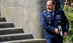 وزیر دفاع: موشکی با سر جنگی ۲تُن آزمایش کردیم