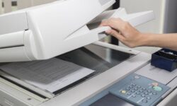 دوران خداحافظی با کپی مدارک در ادارات؛ سخت‌گیری جدید دولت بر بانک‌ها و بیمه‌ها