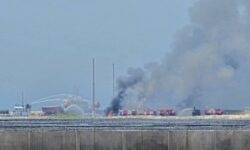 انفجار و آتشسوزی در کشتی بارج اسکله متانول دیر؛ دو نفر فوت شد