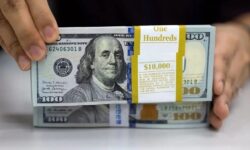 جزئیاتی که بانک مرکزی منتشر نمی‌کند/ میلیارد‌ها دلار ۲۸۵۰۰ تومانی به کدام شرکت‌ها می‌رسد؟