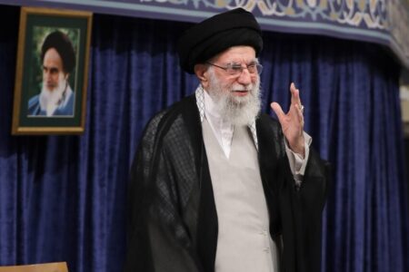 رهبر انقلاب: یقه جنایتکار نباید رها شود | ملت ایران در هیچ میدانی به صورت طرف ضعیف ظاهر نخواهد شد