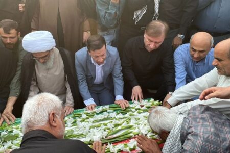 پیکر شهید ایمان قائدی با شکوه خاصی در بوشهر تشییع شد