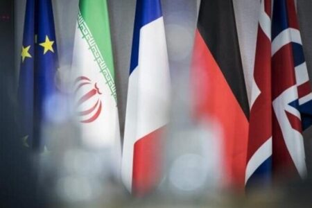 آغاز مجدد مذاکرات هسته‌ای ایران و اروپا | تخت‌روانچی فردا به ژنو می‌رود