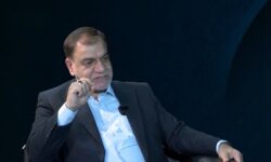 ناگفته‌های مهم از مدیریت جنگ توسط رهبر انقلاب؛ روایت عضو دفتر رهبری | تهدید رهبری رجز نبود…| سرود فتح تهران را آماده کرده بودند