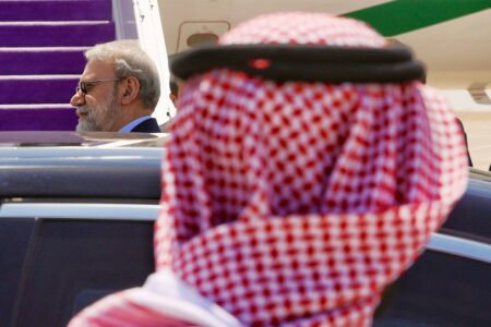 عربستان باید توصیه ایران را جدی بگیرد اگر… | آنچه لاریجانی به ریاض گوشزد کرد | این‌گونه نیست که هرچه آمریکا می‌گوید عربستان بگوید «چشم»