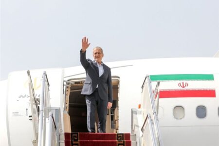 پزشکیان عازم نیویورک شد/ صدای ملت ایران را به جهانیان می‌رسانیم