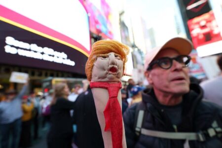 تظاهرات میلیونی علیه ترامپ در خیابان های آمریکا | تصاویر