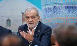 پزشکیان: روی طلا خوابیده‌ایم اما گرسنه‌ایم؛ مقصر ما مدیران، مسئولان، سیاستمداران و قانونگذران هستیم نه آمریکا