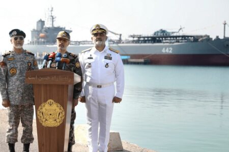 پیام معنادار فرمانده کل ارتش؛ منتظر نخواهیم ماند تا حمله کنند | آماده پاسخ درهم شکننده به دشمن هستیم