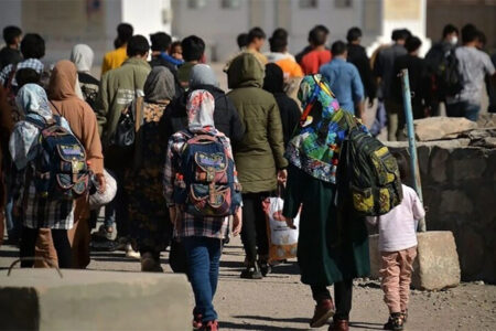 کاسبی جدید از طریق افغانی ها در ایران / ۲۰۰ میلیون بده کارت آمایش بگیر!